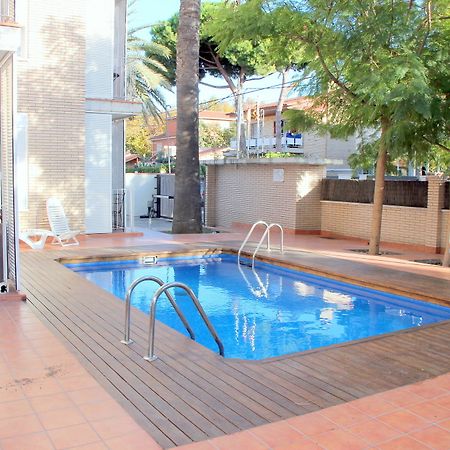 Apartamentos Caru Castelldefels Kültér fotó