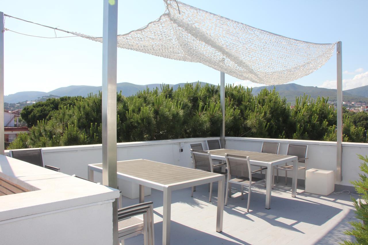 Apartamentos Caru Castelldefels Kültér fotó