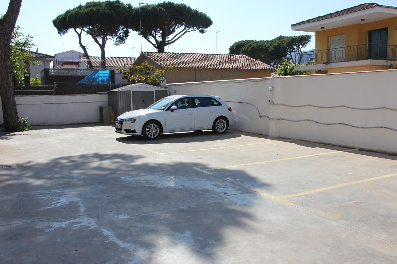 Apartamentos Caru Castelldefels Kültér fotó