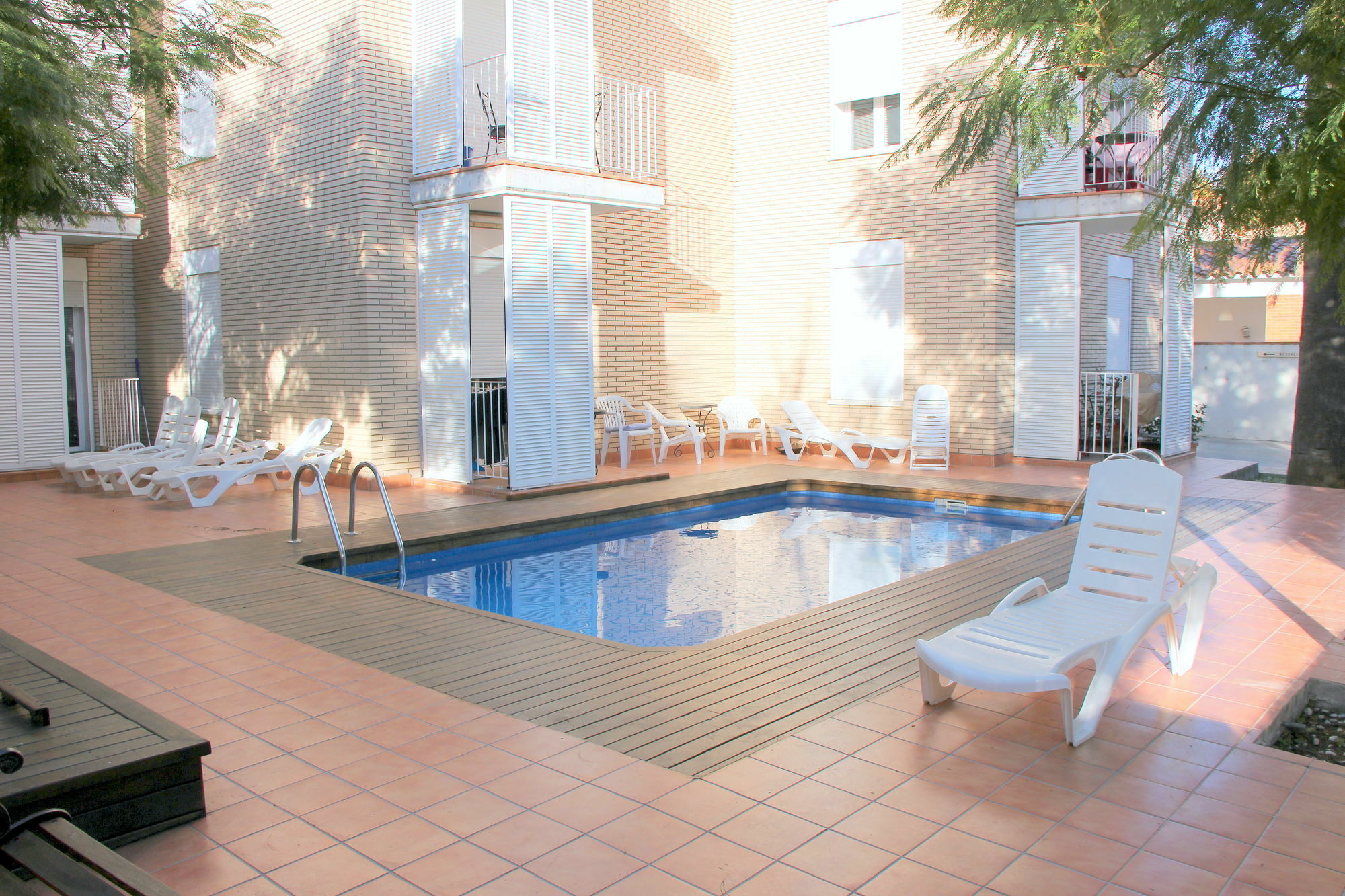 Apartamentos Caru Castelldefels Kültér fotó