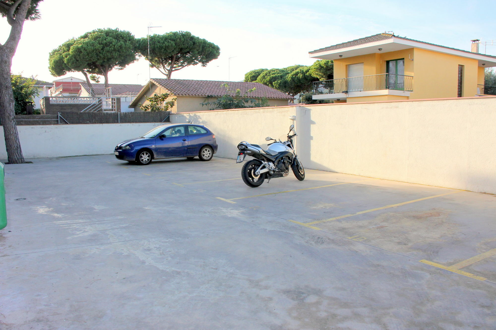 Apartamentos Caru Castelldefels Kültér fotó