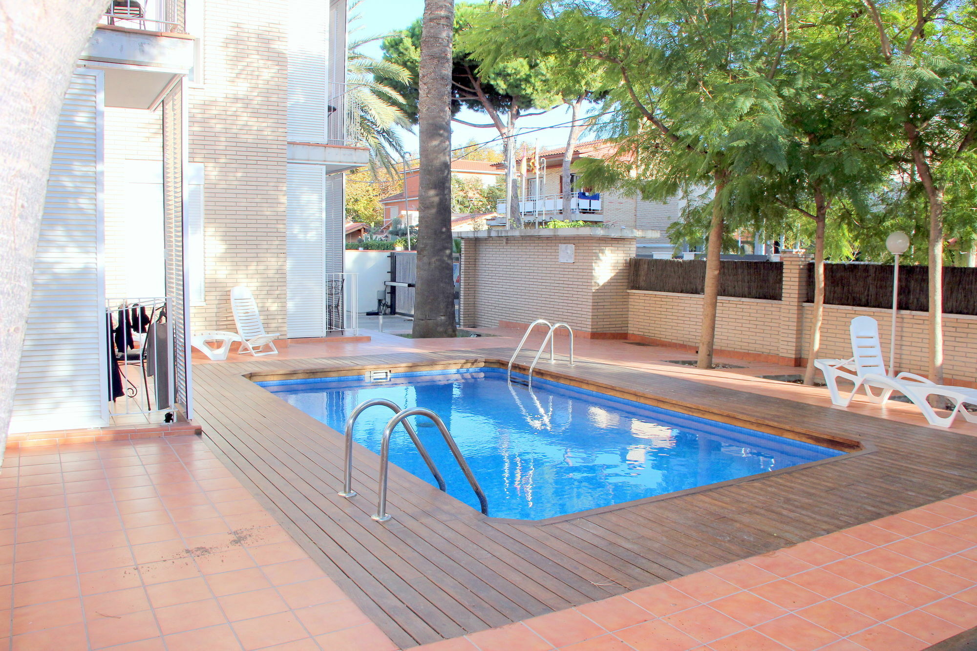 Apartamentos Caru Castelldefels Kültér fotó